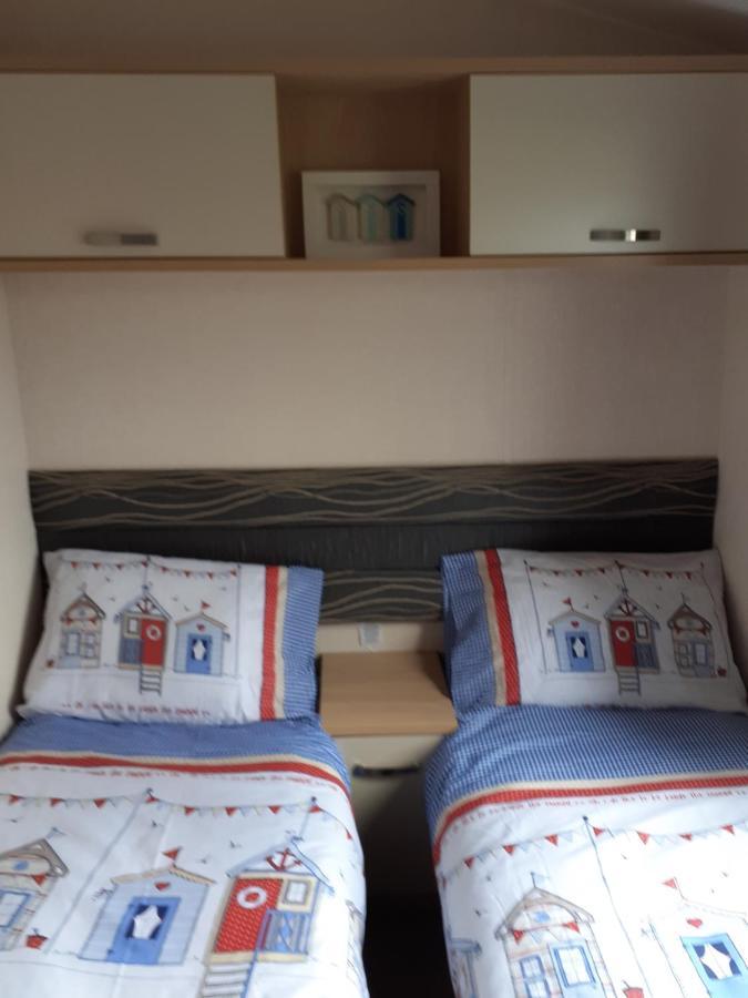 Rick'S Retreat Static Caravan Near The Beach With Free Wifi Лоссимут Экстерьер фото